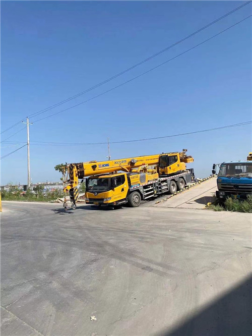 富民县吊车作业时，可能会产生哪些额外收费项目？